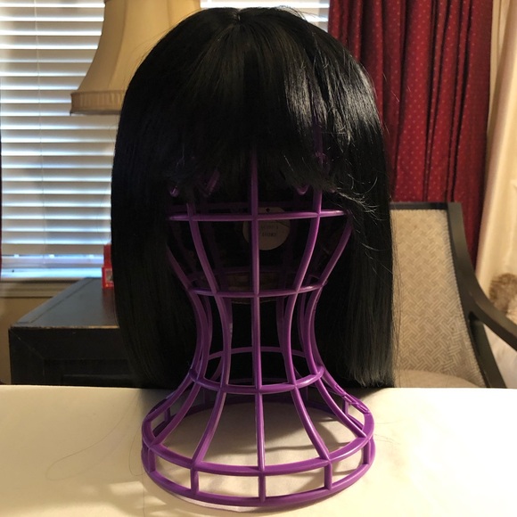 Long Black Synthetic Wig - Picture 14 of 16